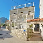 Newway Apartament *